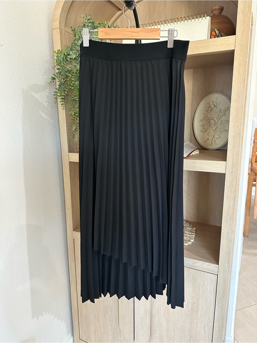 Black Pleated Midi Skirt - Women